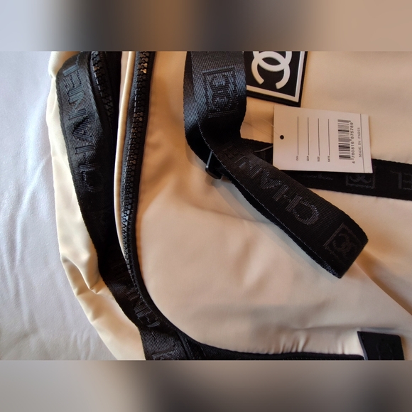 CHANEL Beige Cream Black Logo Duffle Bag GWP Gift With Purchase Authentic - Picture 9 of 11